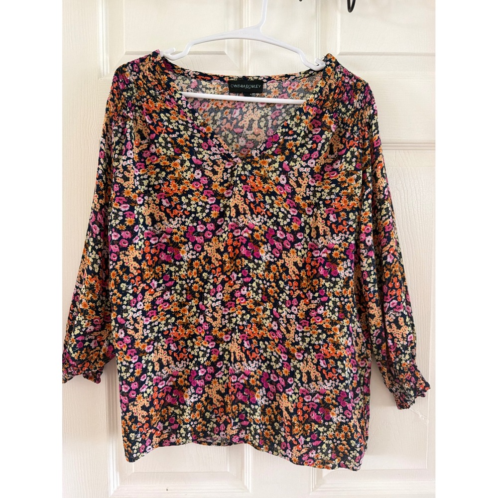 Cynthia Rowley Women Floral V-Neck Blouse Smocked Shoulder 3/4 Sleeve Top Multi